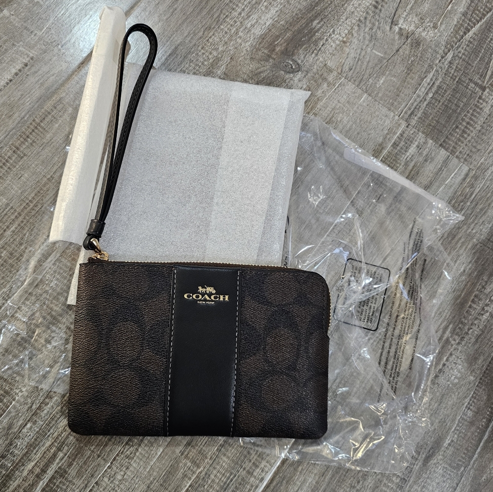 NWT Coach Corner Zip Wristlet In Signature Canvas Leather Wallet Purse